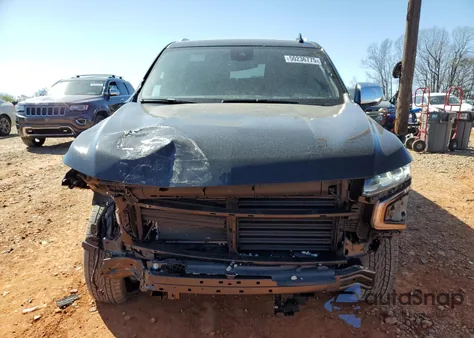 2023 Chevrolet Suburban C1500 Premier z USA, uszkodzony, nr VIN 1GNSCFKD1PR135410